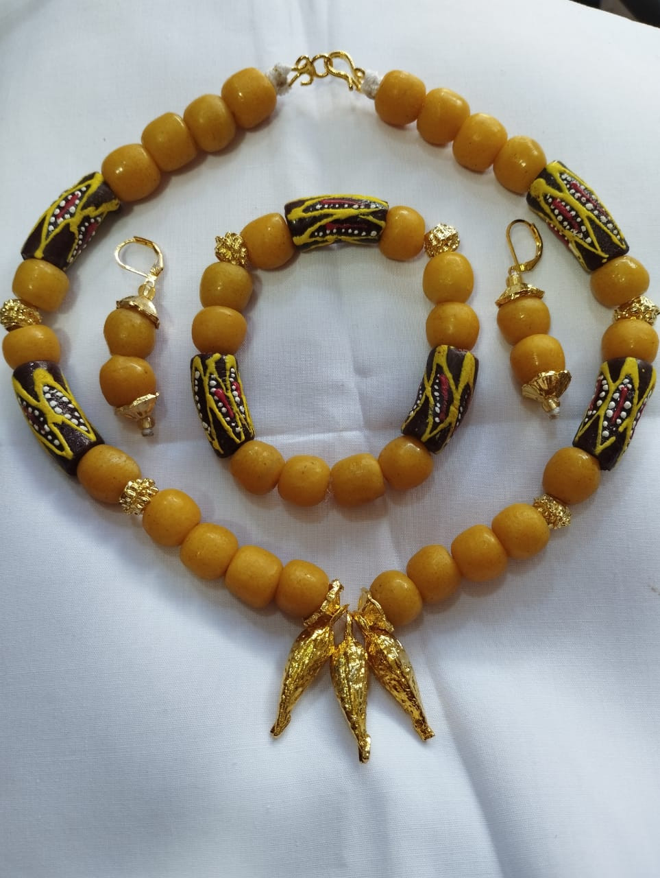 Perles d'Ocre et d'Or